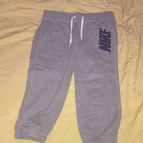 Nike Pants - Nike crop sweatpants